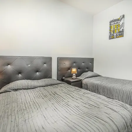 Lux Dinastia Апартаменты *