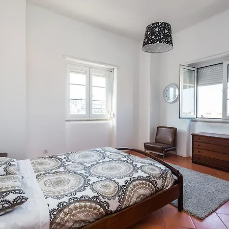 Lux Dinastia Лиссабон